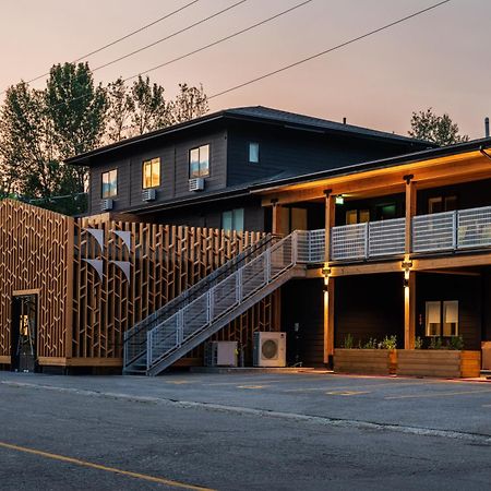 Hotel Vrge Revelstoke Zewnętrze zdjęcie
