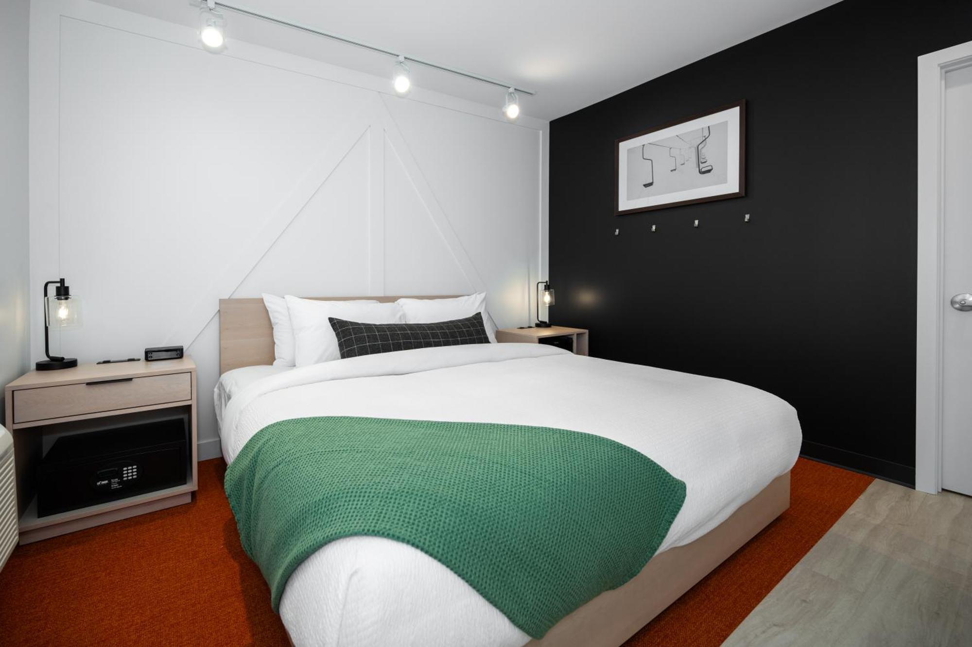 Hotel Vrge Revelstoke Zewnętrze zdjęcie
