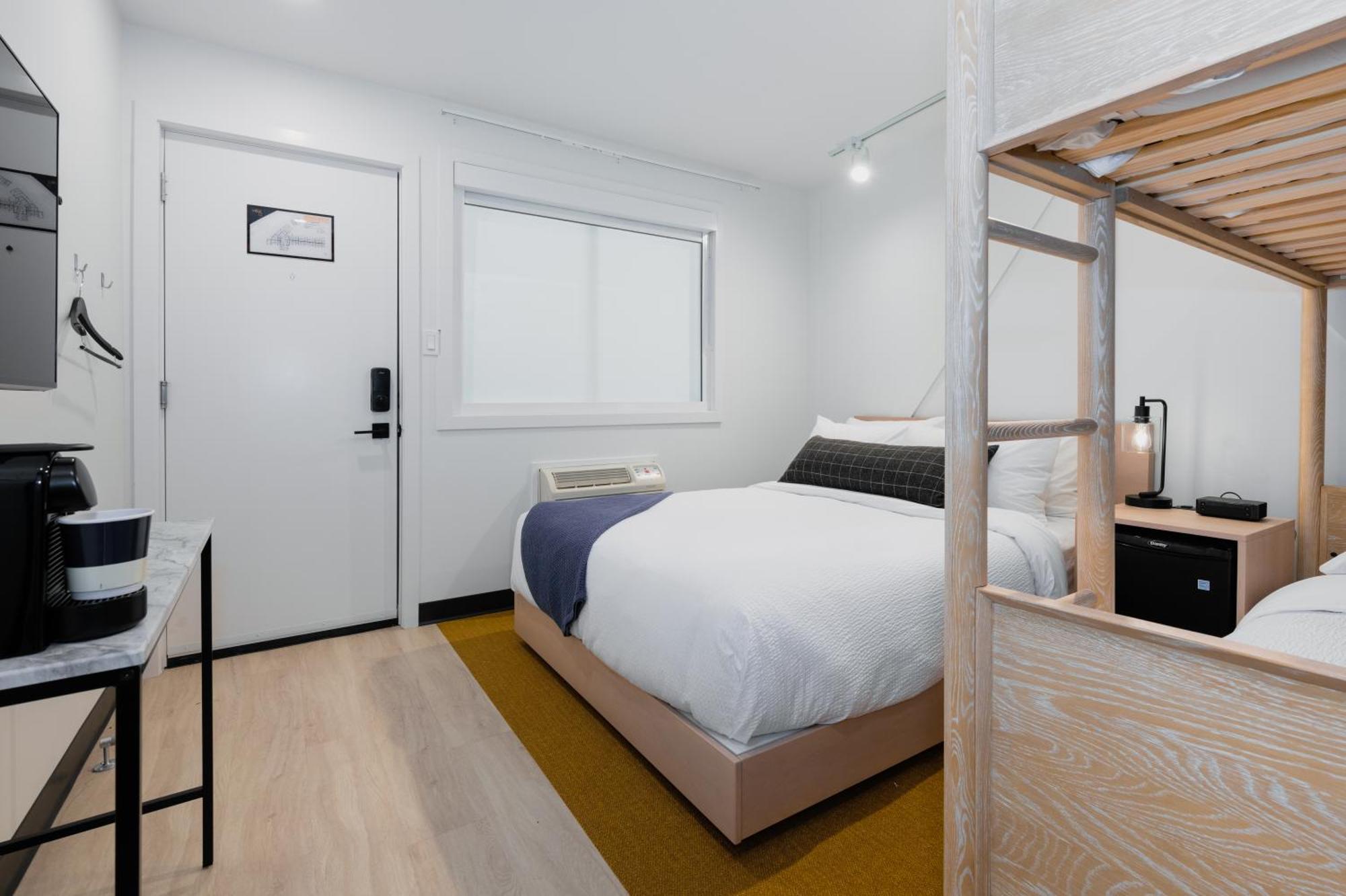 Hotel Vrge Revelstoke Zewnętrze zdjęcie