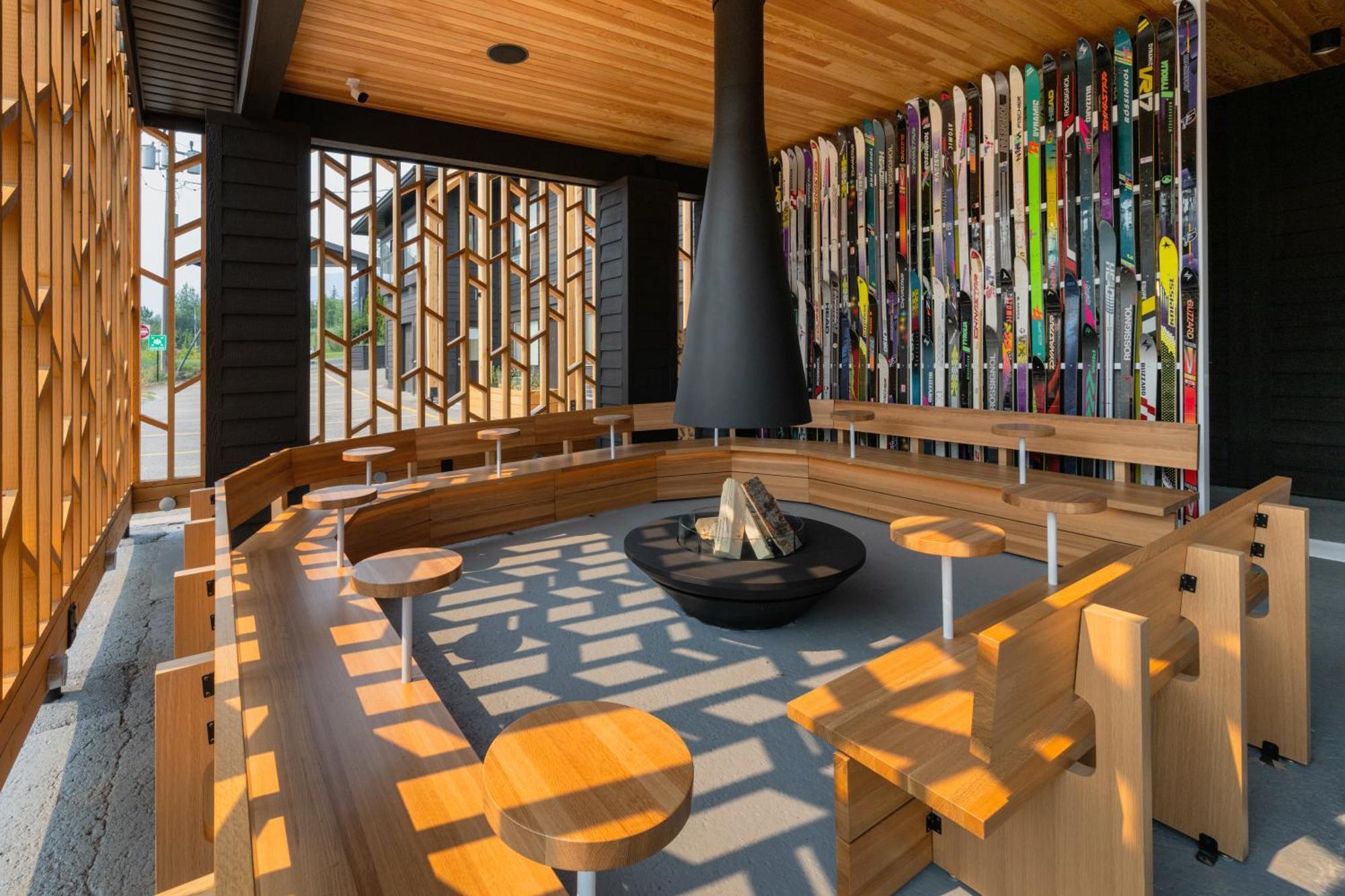 Hotel Vrge Revelstoke Zewnętrze zdjęcie