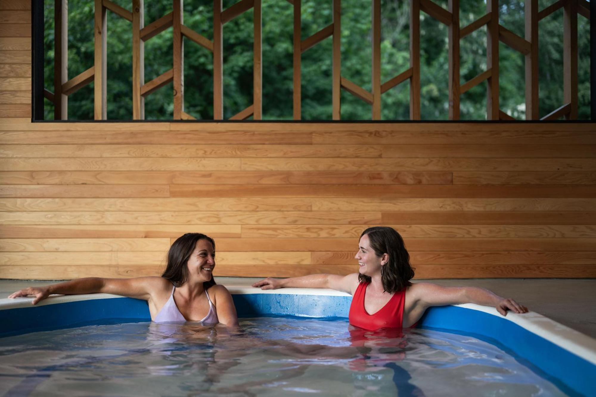 Hotel Vrge Revelstoke Zewnętrze zdjęcie