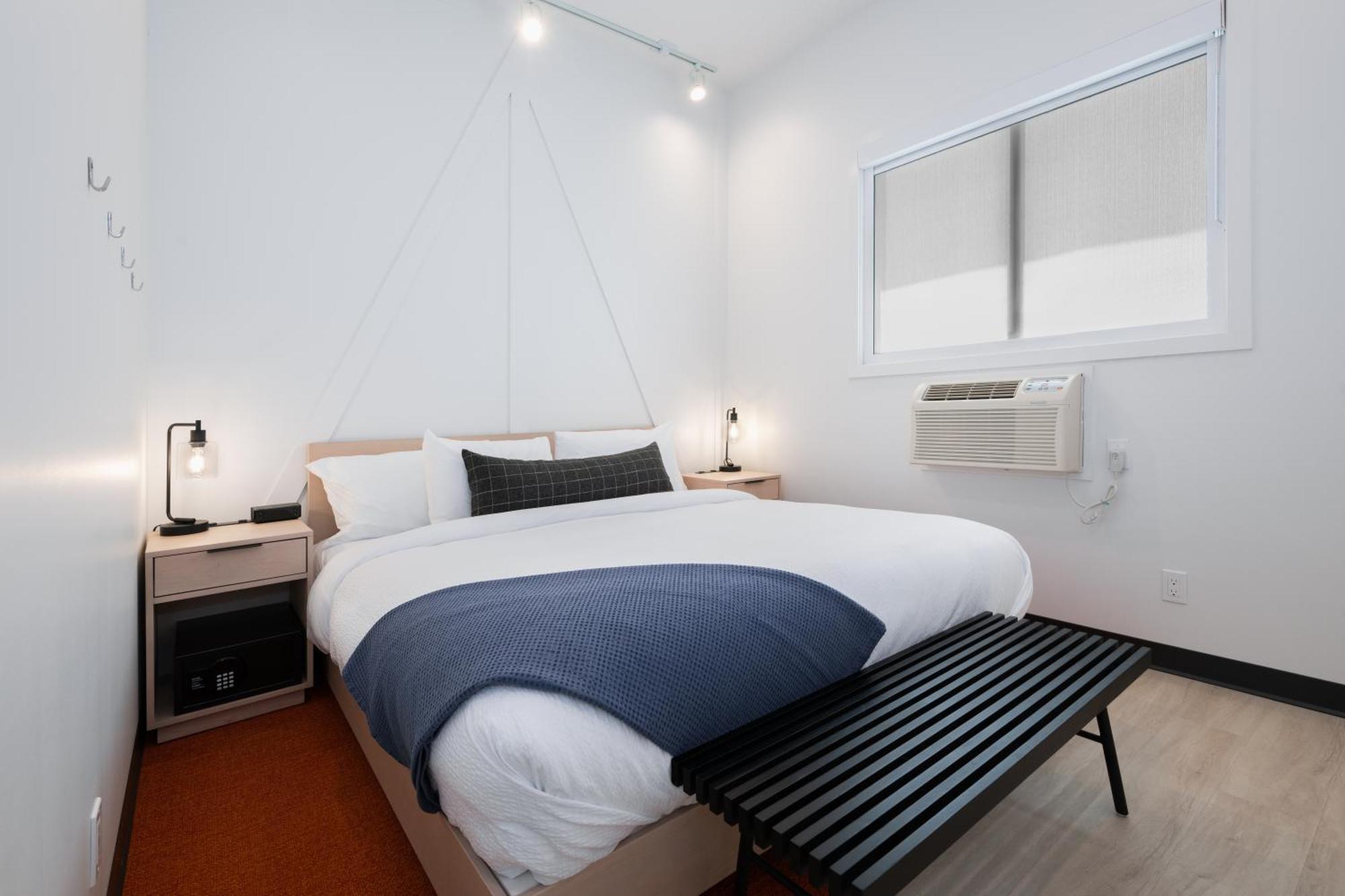 Hotel Vrge Revelstoke Zewnętrze zdjęcie