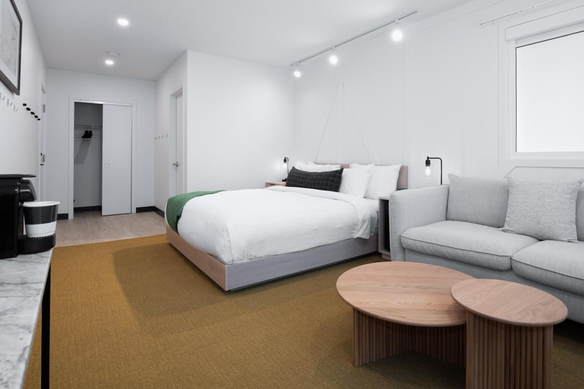 Hotel Vrge Revelstoke Zewnętrze zdjęcie